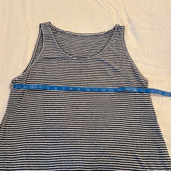 Eileen Fisher Loose linen tank blue stripes - Picture 2 of 5